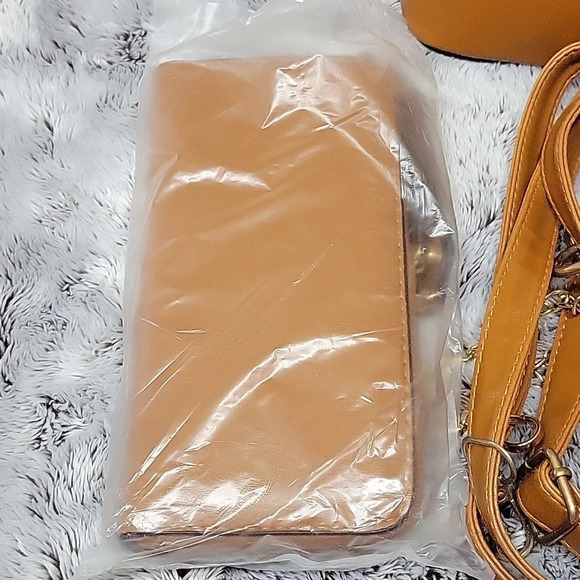 NWOT 4 piece set - Picture 2 of 5